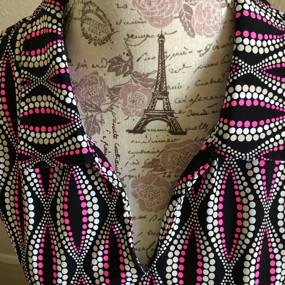 Lulu-B Black and Pink Neutral Dot Geometric Top Like New in 1X - Picture 2 of 6
